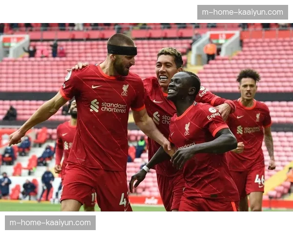 利物浦右后卫位置人员紧张,弗林蓬有望复出缓解防守压力